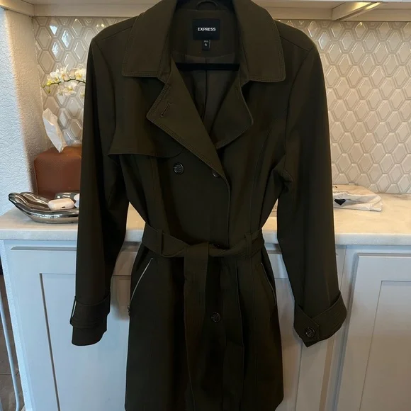 Express Green Trench Coat Elegant and Functional - Picture 2 of 4